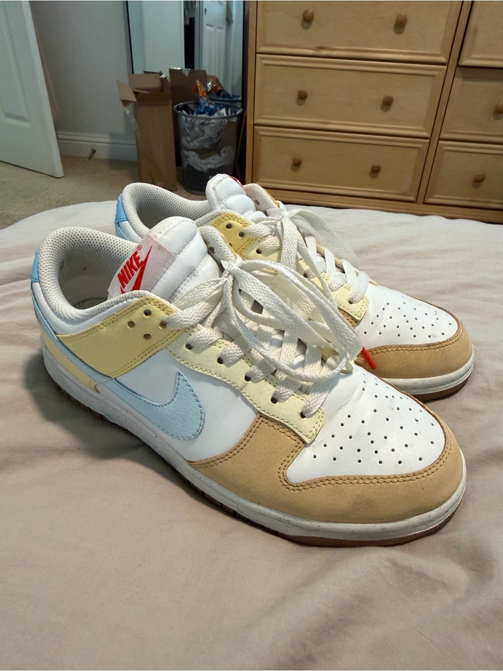 Nike Low-Top Sneakers in White, Light Blue & Tan